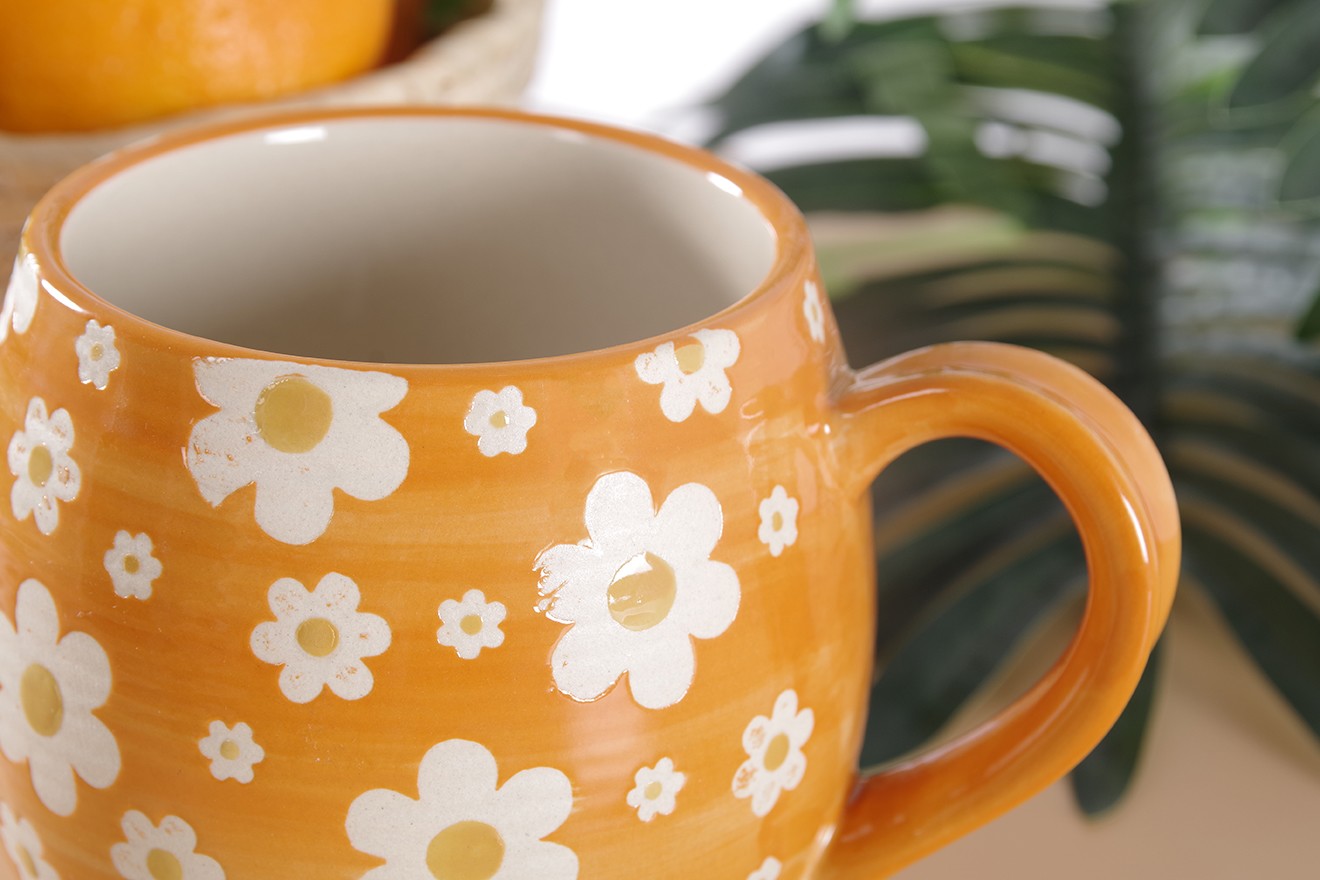 Ceramic Paint: Mugs (+ free coffee/hot chocolate)