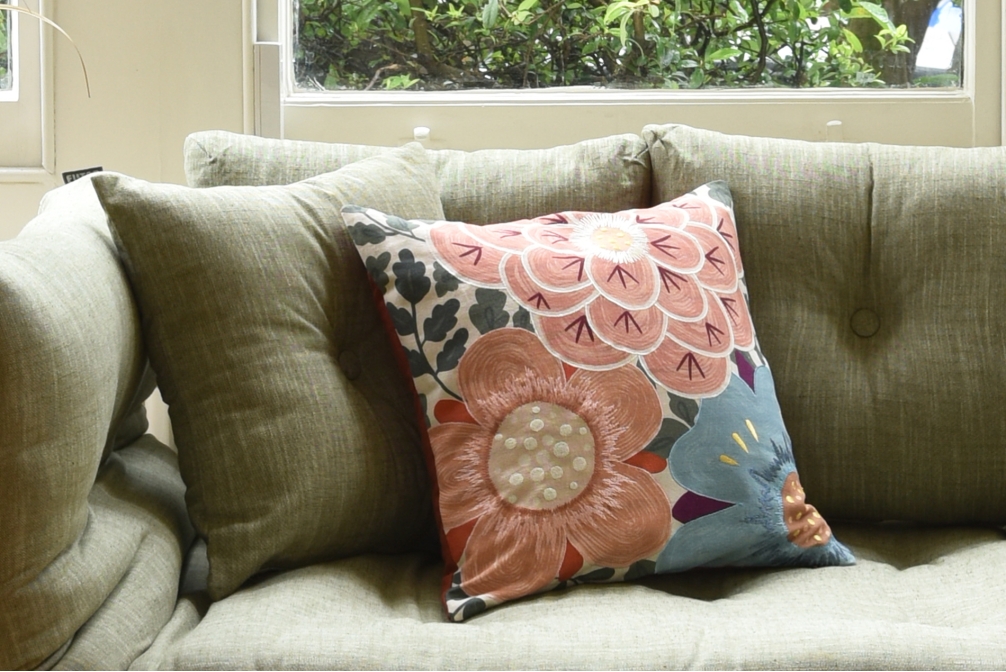 FC Large Flowers Cushion Evering LS