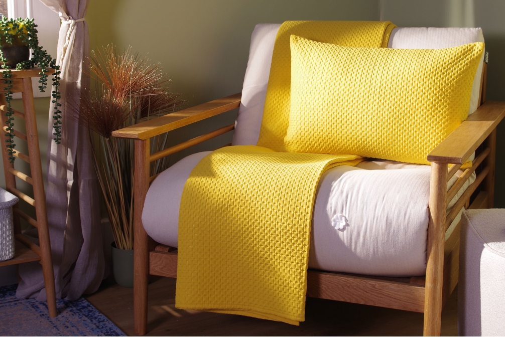 FC Dimple Quilted Bedspread Mimosa Yellow LS Kr Nv