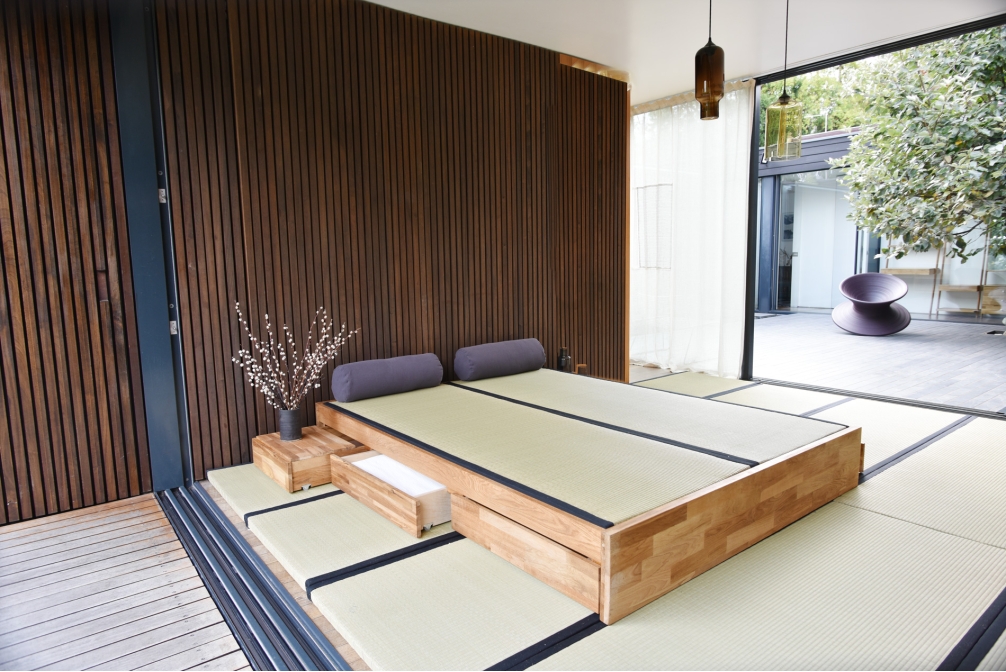 FC Platform Storage Bed