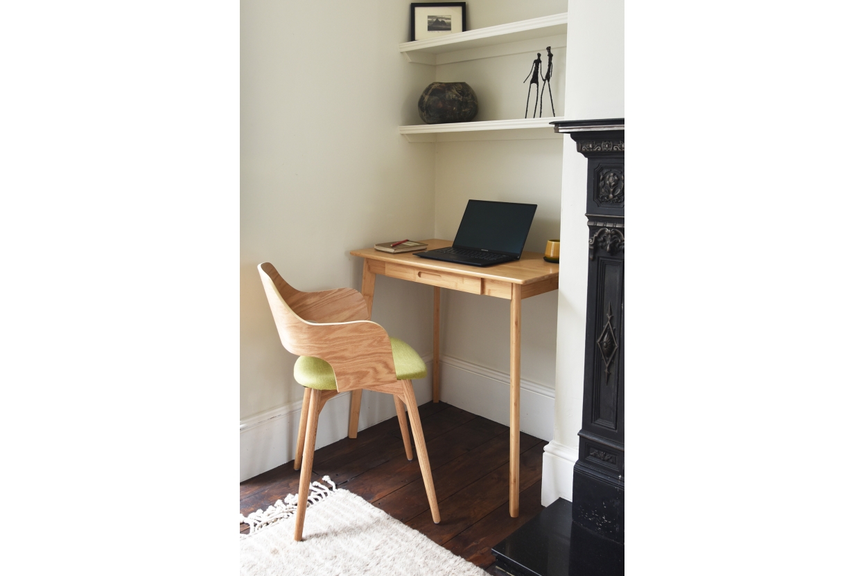 FC Toby Desk Leytonstone LS