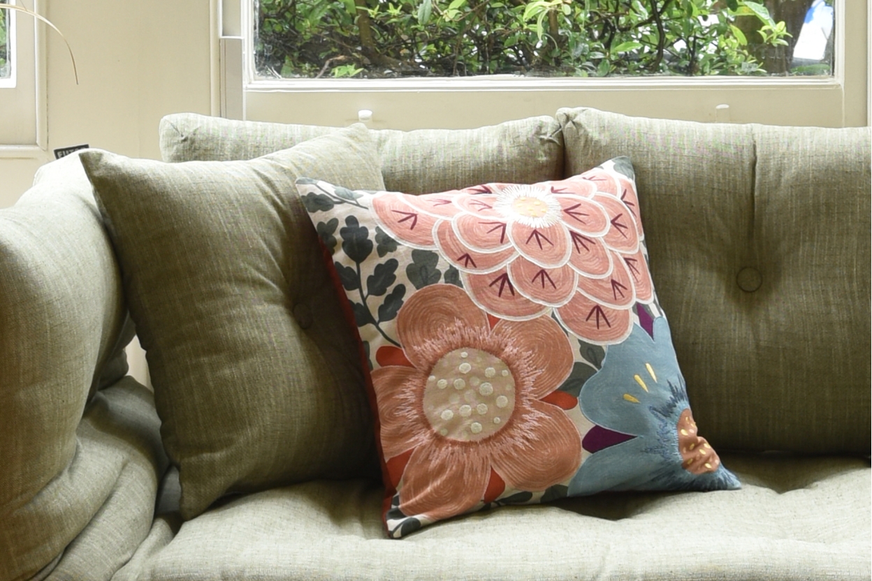 FC Large Flowers Cushion Evering LS