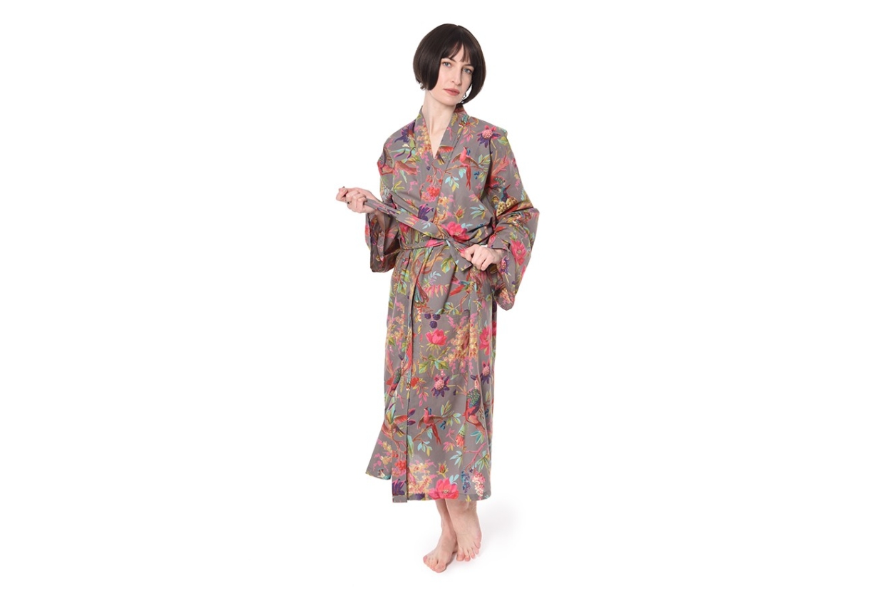 FC Paradise Bathrobe Dark Grey Model