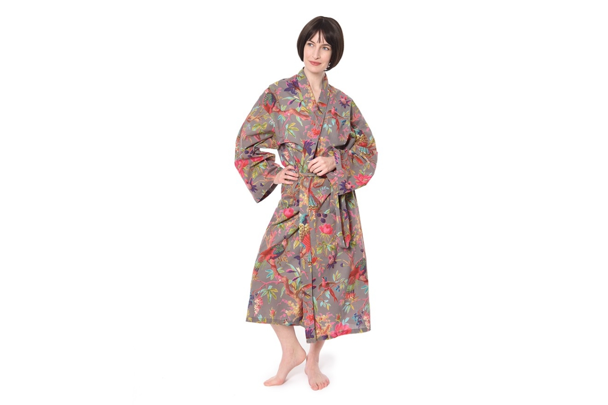 FC Paradise Bathrobe Dark Grey Model Tefu S