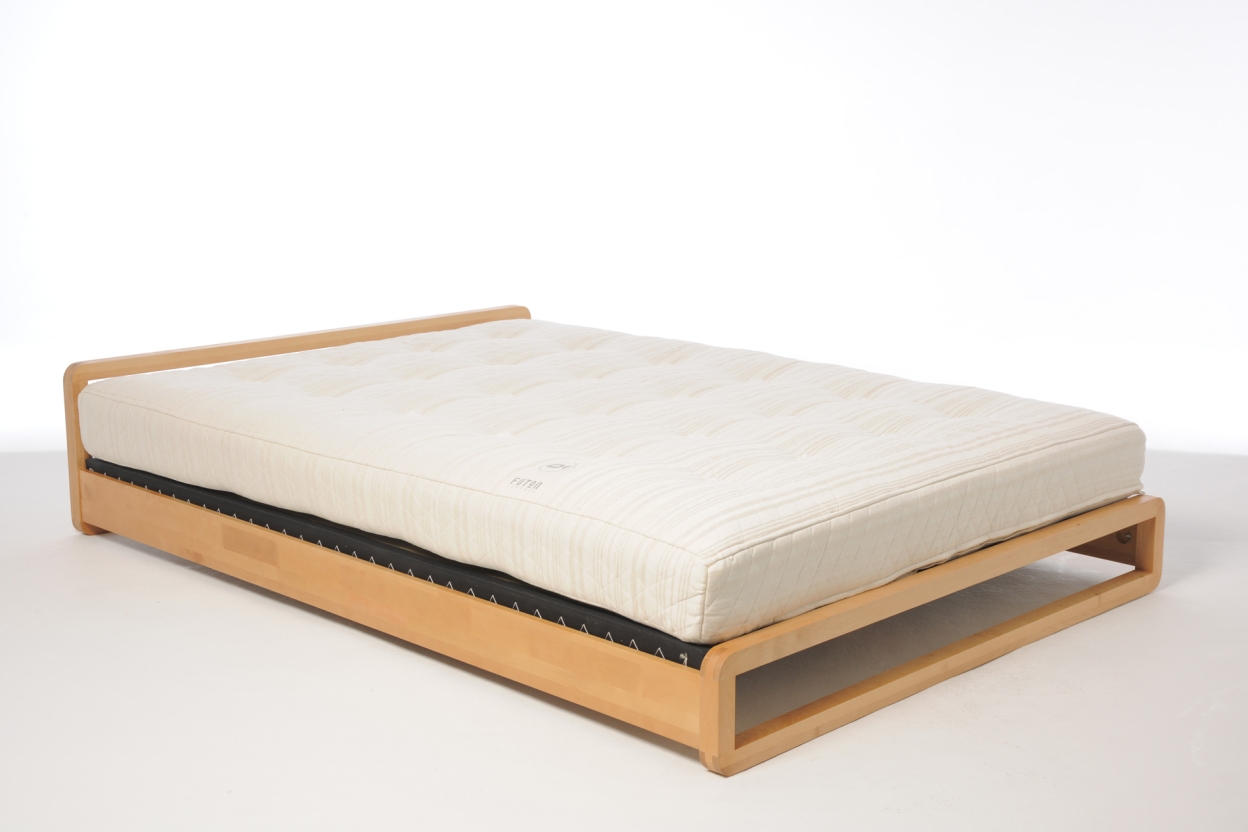 Loop Bed With Mats And Mattress