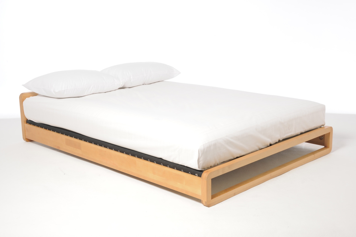 Loop Bed With Mats And Mattress