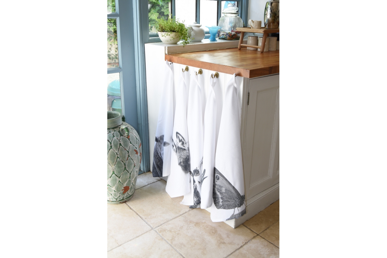 Farmyard Tea Towel Bromley LS Eht L