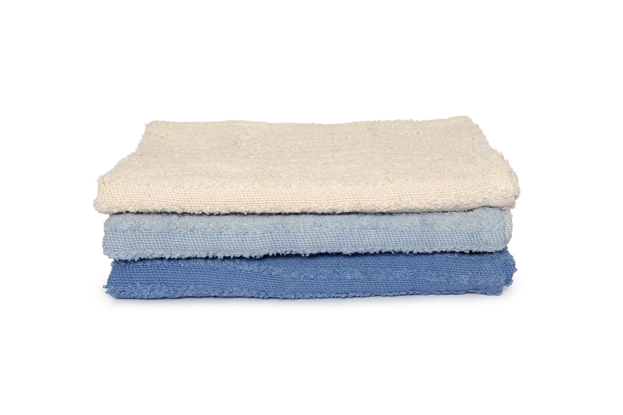 Ribbed Ombre Throw (Nordic Blue)