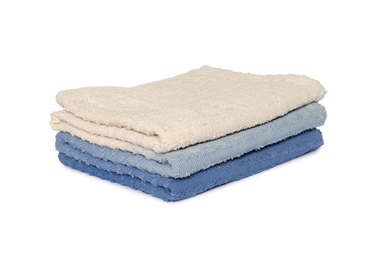 Ribbed Ombre Throw (Nordic Blue)