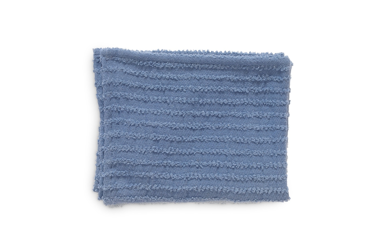 Ribbed Ombre Throw (Nordic Blue)