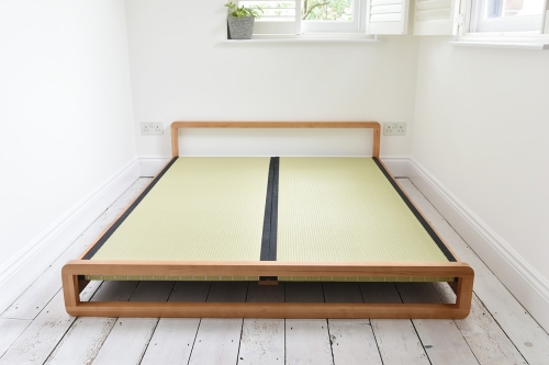 Loop bed with tatami mat