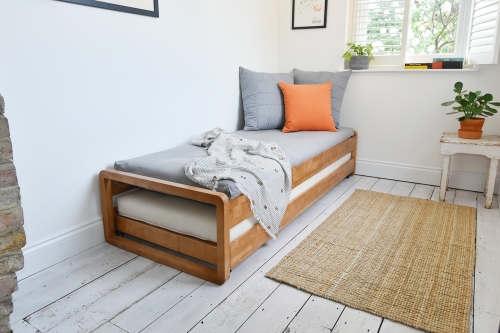 Trundle bed in bedroom