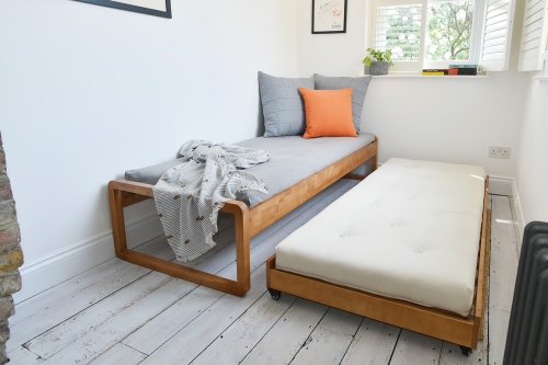 Trundle bed open