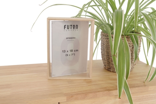 FC Spinning Picture Frame X Cropped