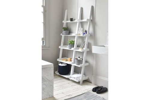 White-MDF-Leaning-Shelves-in-bathroom